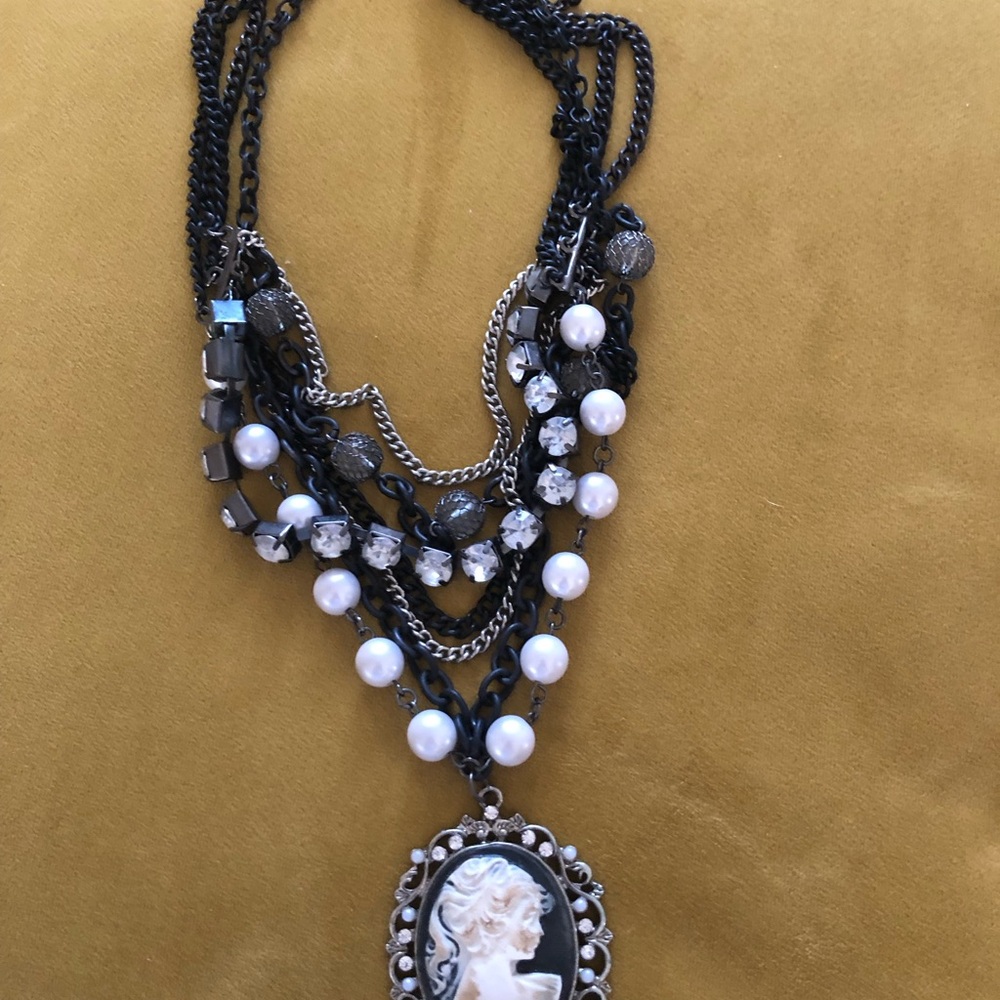 Elegant Black and Silver Cameo Necklace